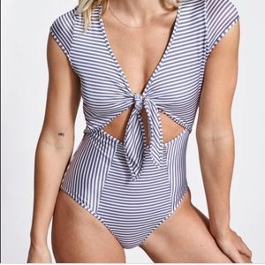 Athleta Aqualuxe Lotus Tie Front One Piece Suit
